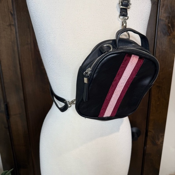 Candie's Black Crossbody with Pink details versatile crossbody shoulder Purse - Picture 3 of 11